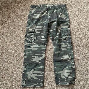 Wrangler Men's Cargo Pants - Camouflage